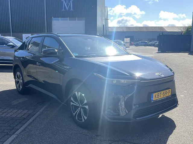 Toyota bZ4X Dynamic 71 kWh  | mega compleet EN RIJKLAAR GEPRIJSD INCL. 10 JAAR TOYOTA GARANTIE