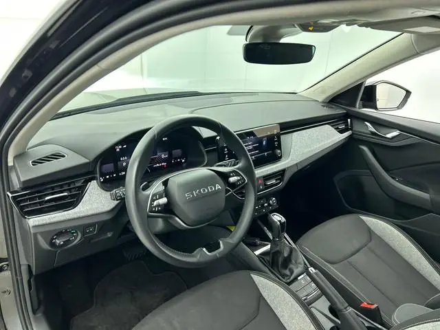 Skoda Kamiq 1.0 TSI Business Edition DSG Navigatie Climate control Cruise control LED Keyless Achter...