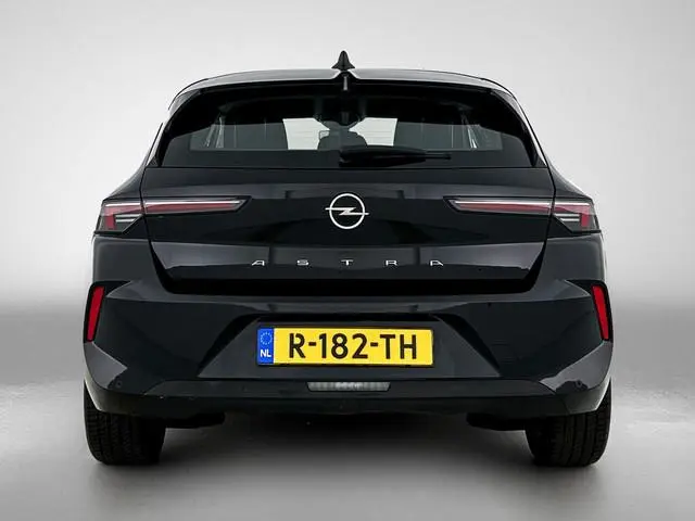 Opel Astra 1.2 Edition | Parkeersensoren voor en achter | Carplay | Cruisecontrol |