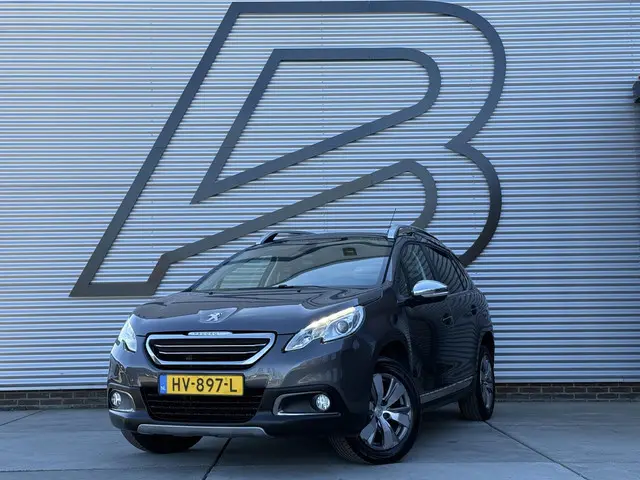 Peugeot 2008 1.2 PureTech Allure Navi|Pano|Clima|Trekhaak|Cruise|PDC|D-riem v.v. in 2022|N.A.P|APK t...