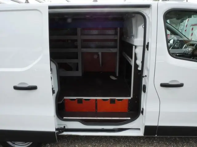 Nissan NV300