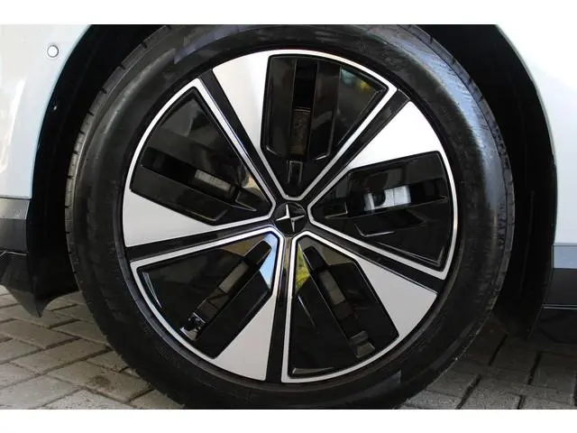 Polestar 4