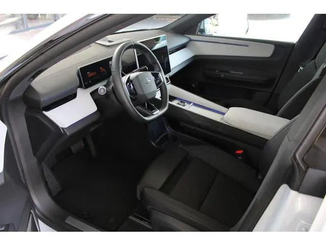 Polestar 4