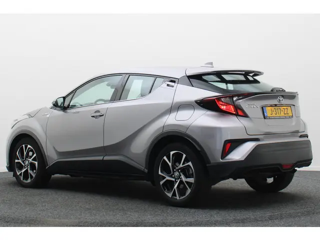 Toyota C-HR 1.8 Hybrid Dynamic Camera, Apple Carplay, Keyless, Lane Assist, ACC, LED, 18"