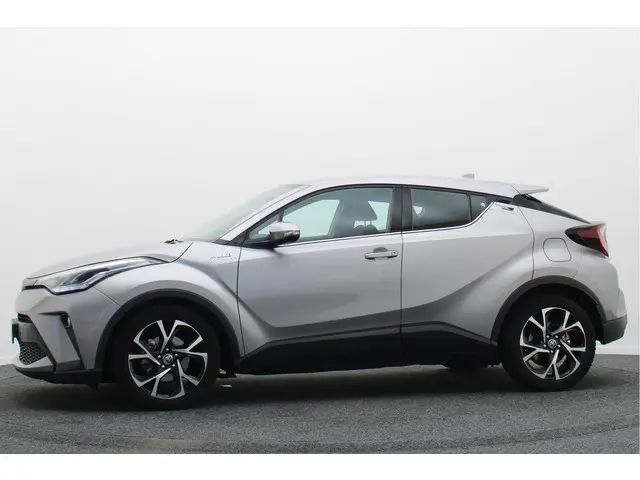 Toyota C-HR 1.8 Hybrid Dynamic Camera, Apple Carplay, Keyless, Lane Assist, ACC, LED, 18"