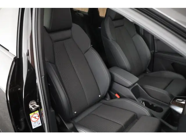 Audi Q4 Sportback e-tron 45 286pk quattro S Edition 82 kWh Camera Panoramadak Stoelverwarming Naviga...