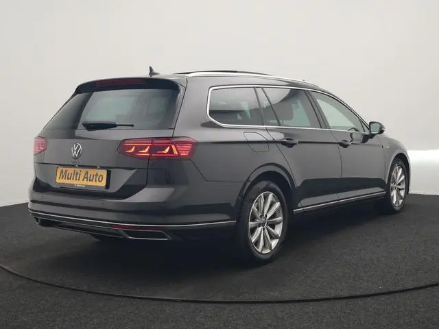 Volkswagen Passat 1.4 TSI GTE Business PHEV 218pk Dealer O.H. | Trekhaak Af Fabriek | Panodak | Adap...