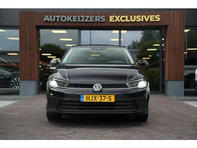 Volkswagen Polo 1.0 TSI Life Business Apple carplay Getint glas Airco Emergency braking DAB+ File as...