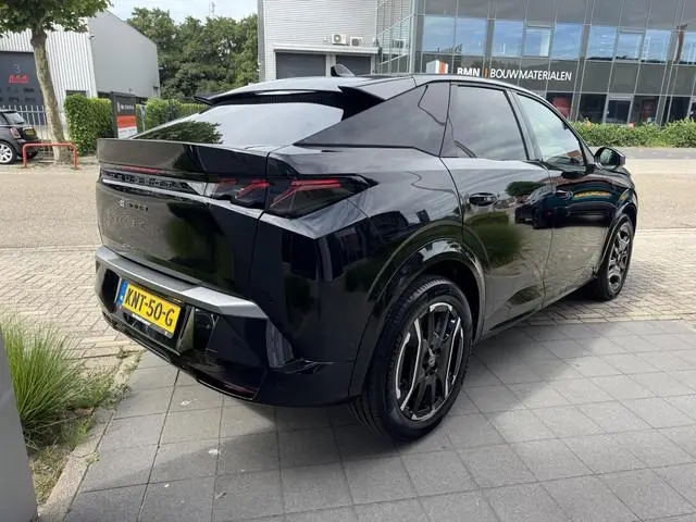 Peugeot e-3008