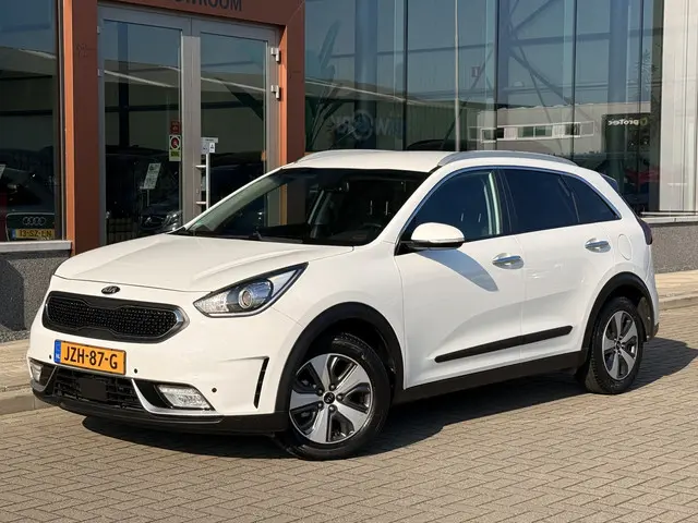 Kia Niro 1.6 GDi Hybrid ComfortLine | Stoel/Stuur verwarming | ACC | Achteruitrijcamera | Automaat |