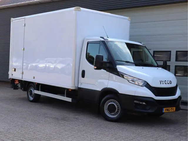 Iveco Daily 35S14 136pk Euro 6 Bakwagen - Dhollandia Klep + Zijdeur - Airco - Camera
