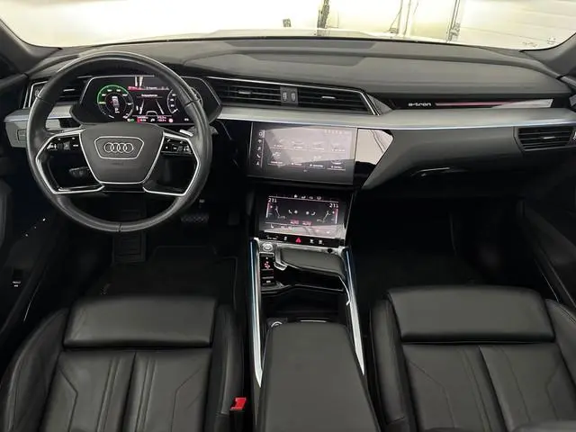 Audi e-tron e-tron 55 quattro advanced 95 kWh | SCHUIF-KANTEL | DIG. SPIEGELS |