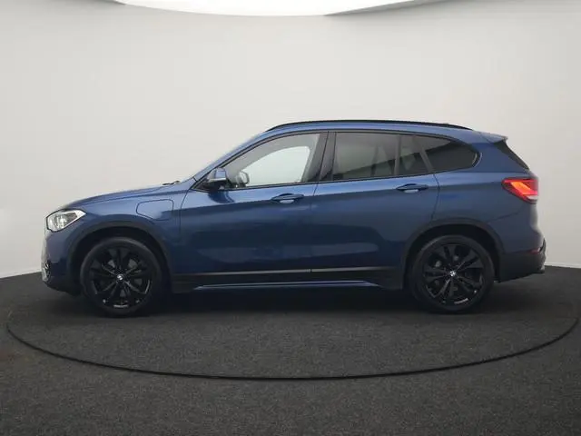 BMW X1 xDrive25e Sportline PHEV 221pk Dealer O.H. | Trekhaak Afn. | Camera | Adaptive LED | Hifi Sou...