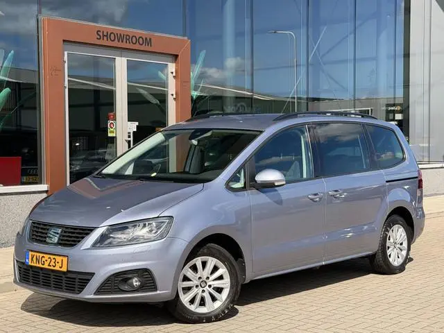 SEAT Alhambra 1.4 TSI Style | Elek. Trekhaak | Cruise | Achteruitrijcamera | Stoelverwarming | 7 Per...