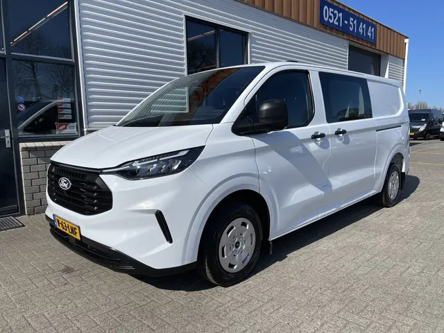 Ford Transit Custom 320 2.0 TDCI L2H1 Trend DC 5 persoons / originele Ford dubbel cabine / bpm vrij / NIEUW / vaste prijs rijklaar € 39.950 ex btw / lease vanaf € 715 / airco / cruise / vol opties !