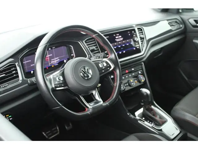 Volkswagen T-Roc 1.5 TSI 150pk DSG R-Line Sport Trekhaak Led Virtual Cockpit Navigatie Panoramadak
