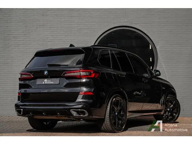 BMW X5 xDrive45e High Executive BTW, M-sport, trekhaak, panoramadak, stoelverwarming, M-sport stoele...