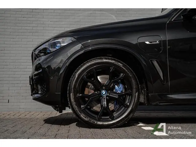 BMW X5 xDrive45e High Executive BTW, M-sport, trekhaak, panoramadak, stoelverwarming, M-sport stoele...