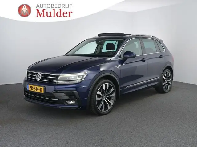 Volkswagen Tiguan 1.4 TSI ACT Highline | Pano | Zwenkhaak | ACC | Winterpakket |