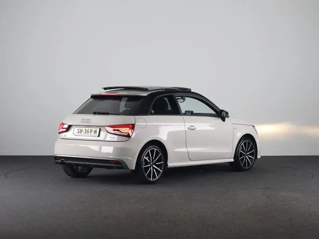 Audi A1 1.0 TFSI Adrenalin 95pk | Automaat | Panoramadak | Parkeerhulp V+A | Alarm | Privacy glas