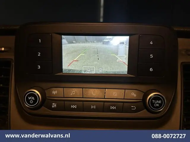 Ford Transit Custom 2.0 TDCI 131pk L2H1 Euro6 Airco | Camera | LED | Cruisecontrol | Verwarmde voorr...