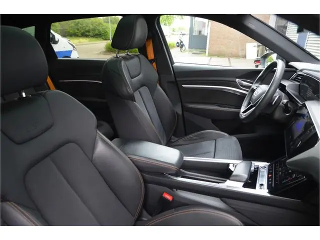 Audi e-tron 50 quattro S edition 71 kWh Pano, 21' Zomer & winterbanden