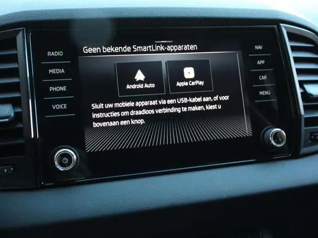 Skoda Karoq 1.5 TSI 150pk Automaat Selection  Navigatie Apple Carplay/Android Auto Camera Parkeer se...