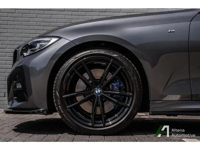 BMW 3-serie Touring 330i High Executive M-sport, Maxton, panoramadak, leder, head-up, 19 inch, harma...