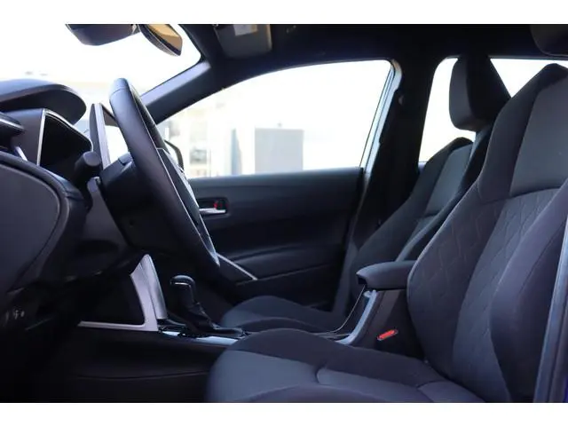 Toyota Corolla Cross Hybrid 140 Style Limited, Blind Spot Monitor , Stuur- en Stoelverwarming