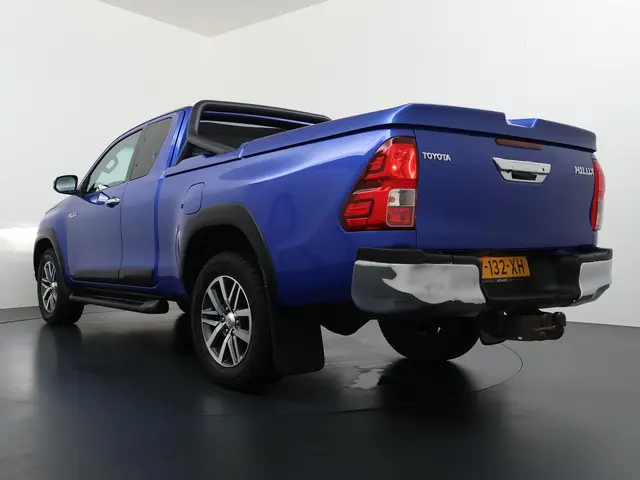 Toyota HiLux 2.4 D-4D-F 4WD 4x4 Xtra Cab Challenger Trekhaak Dealer onderhouden