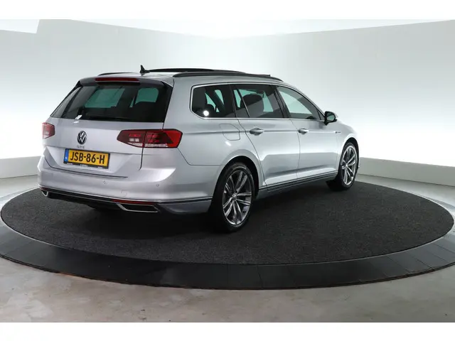Volkswagen Passat Variant 1.4 TSI PHEV GTE Business | SCHUIF-KANTEL | ACC | STOELVERW. | CAMERA |
