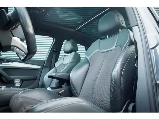 Audi Q5 2.0 TFSI quattro Launch Edition / Pano / S-Line / Stoelverwarming