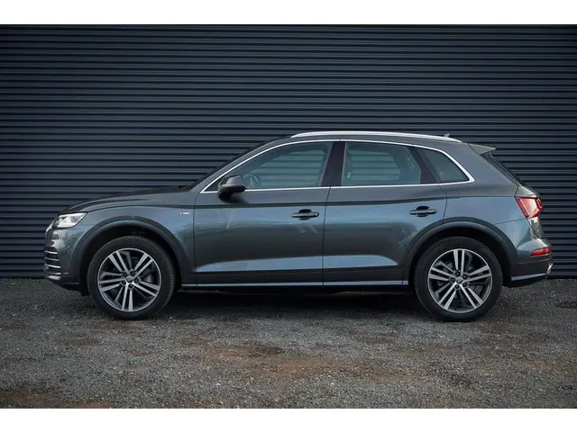 Audi Q5 2.0 TFSI quattro Launch Edition / Pano / S-Line / Stoelverwarming