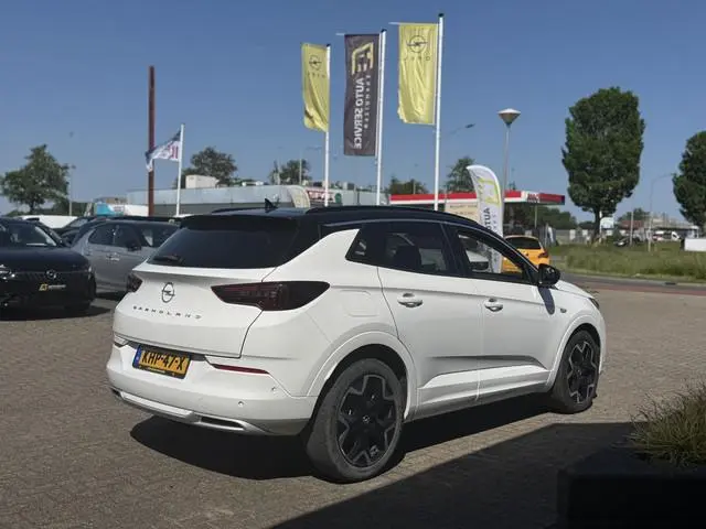 Opel Grandland 1.6 Turbo Plug-In Hybrid 4x4 Ultimate Als nieuw! Incl. garantie en beurt | 300pk! | F...