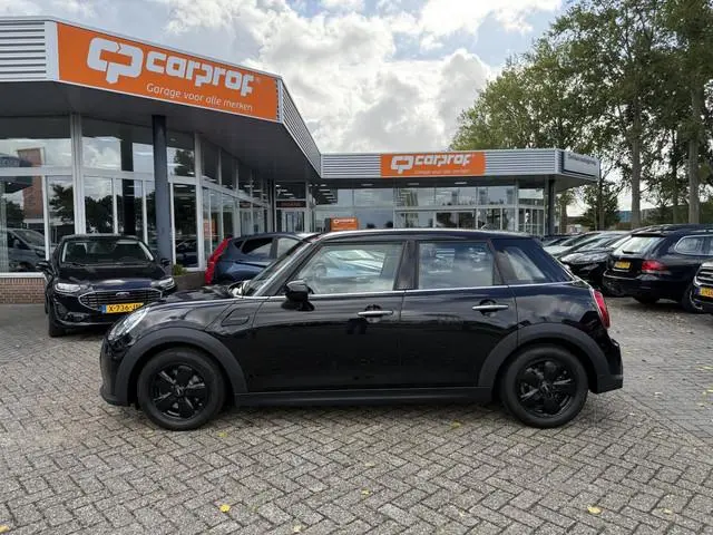 Mini Mini 1.5 One Essential 90PK 5 Deurs - Navigatie met Bleutooth - Zwarte Velgen - Cruise Controle