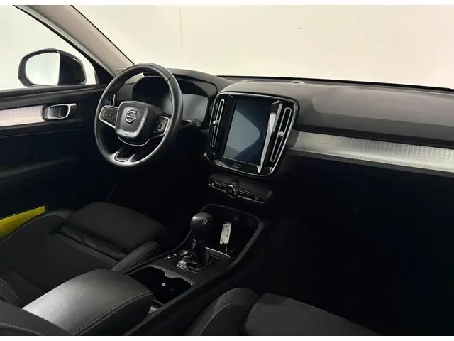 Volvo XC40 1.5 T3 Momentum | ALL IN PRIJS | ELEK. TREKHAAK | CAMERA |