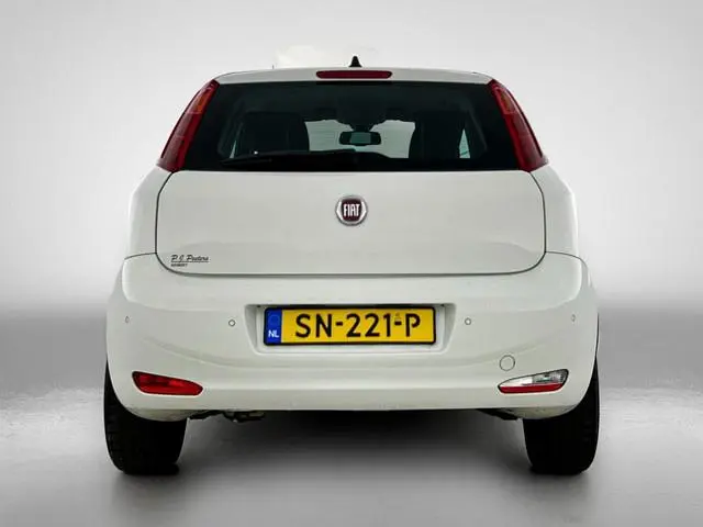Fiat Punto Evo 0.9 TwinAir Sempre | Parkeersensoren | Navigatie | Climate control