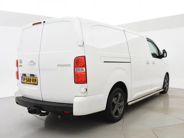 Toyota PROACE Worker 2.0 D-4D 177 PK AUT. LONG + 2 SCHUIFDEUREN / CAMERA / TREKHAAK / NAVIGATIE