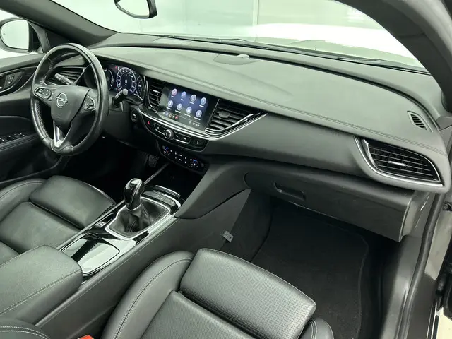 Opel Insignia Sports Tourer 1.5 CDTI 123PK Business Elegance / Leder / Trekhaak / Camera / Stoel-Stu...