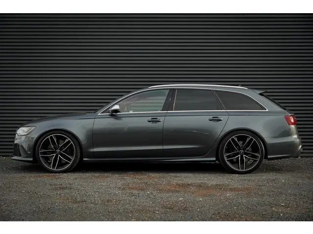 Audi RS6 Avant 4.0 TFSI quattro Pro Line Plus / Pano / Bose / Luchtvering / Trekhaak