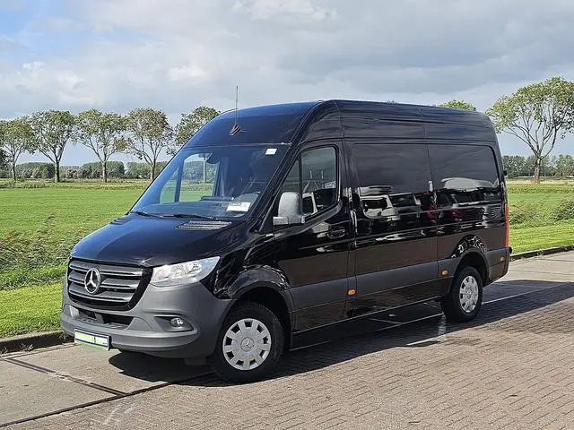 MERCEDES-BENZ SPRINTER 317 l2h2 rwd mbux ac