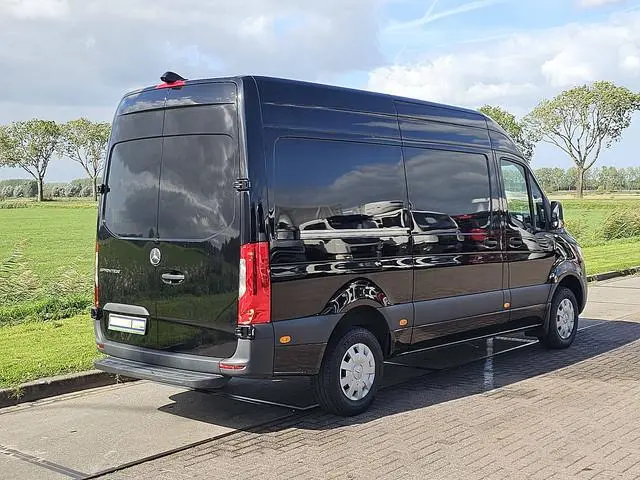 MERCEDES-BENZ SPRINTER 317 l2h2 rwd mbux ac