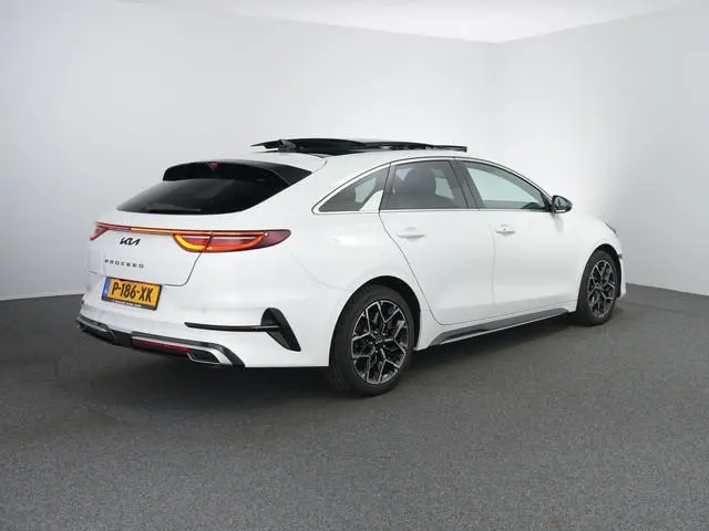 Kia ProCeed 1.0 T-GDi GT-Line | Pano | Camera | Winterpakket | Keyless | Dodehoeksensor |