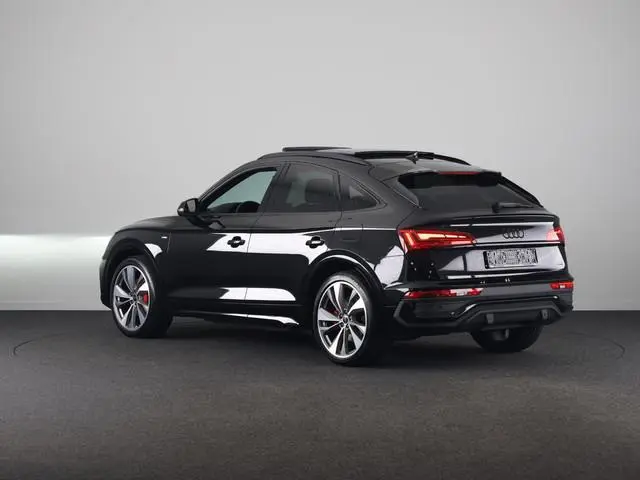 Audi Q5 Sportback 55 TFSI e S edition Competition 367pk | Private Lease € 994,- per maand |  Panoram...