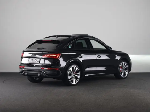 Audi Q5 Sportback 55 TFSI e S edition Competition 367pk | Private Lease € 994,- per maand |  Panoram...