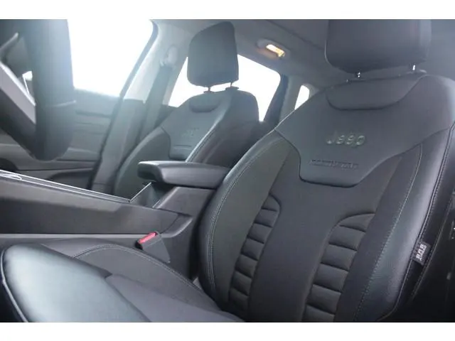 Jeep Compass 4xe 240PK Plug-in Hybrid Electric NORTH STAR | PANORAMA SCHUIF/KANTEL DAK | WINTERPACK:...