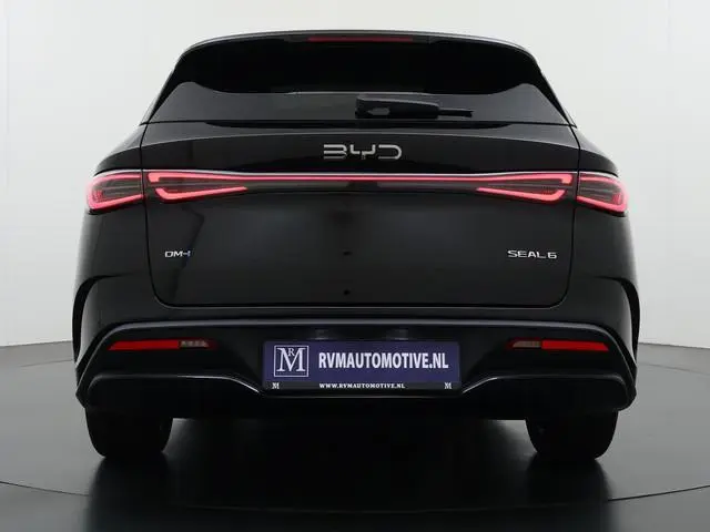 BYD SEAL