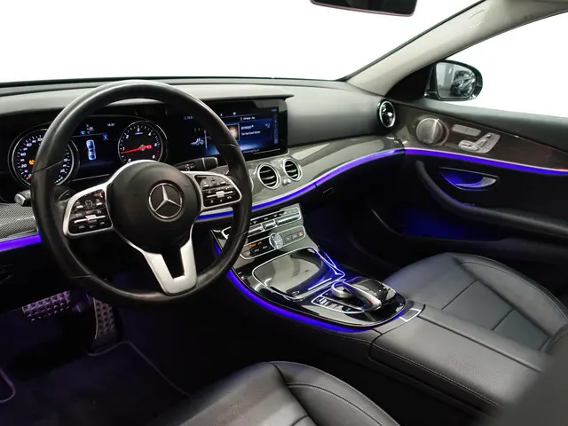 Mercedes-Benz E-klasse 220 D Prestige Plus Aut, Panoramadak, 360 Camera, Memory Seats, Burmester Sur...