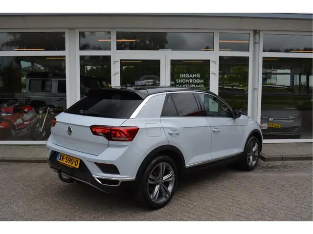 Volkswagen T-Roc 1.5 TSI 150PK Sport Exclusive | Adaptive | Stoel VW | 18Inch | Trekhaak |