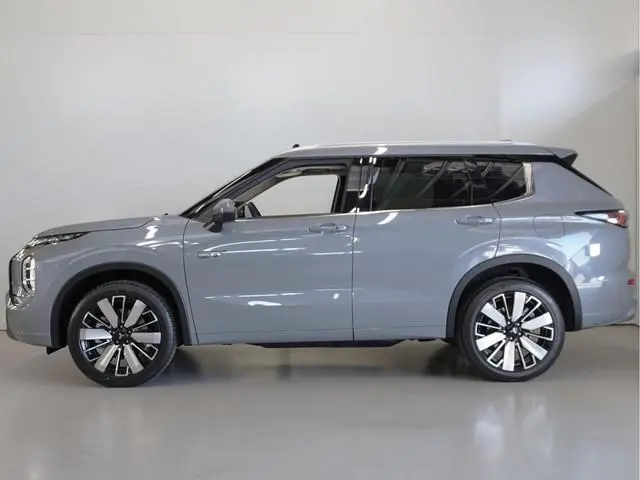 Mitsubishi Outlander 2.4 PHEV Instyle | Actieprijs | Uit voorraad leverbaar | Full Options | 8 jaar...